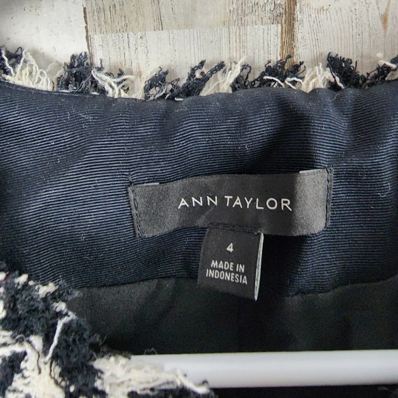 Ann Taylor Houndstooth Fringe Blazer Jacket Black White Size 4 - Picture 3 of 13